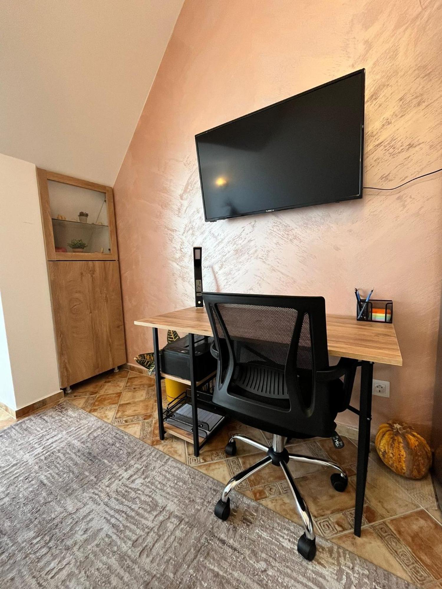 Apartamento Pumpkin Spiced With Free Gym Pass And Office Setup *